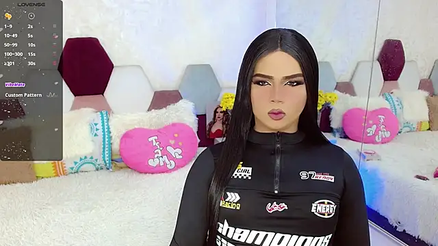 Snapshot of kushina_uzumaki75 chatting on 10/04/25, 03:52 kushina uzumaki75 online show from 10/04/25, 03:52