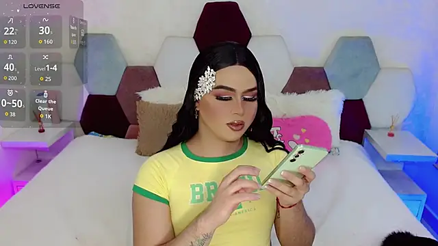 Snapshot of kushina_uzumaki75 chatting on 11/23/25, 04:33 kushina uzumaki75 online show from 11/23/25, 04:33