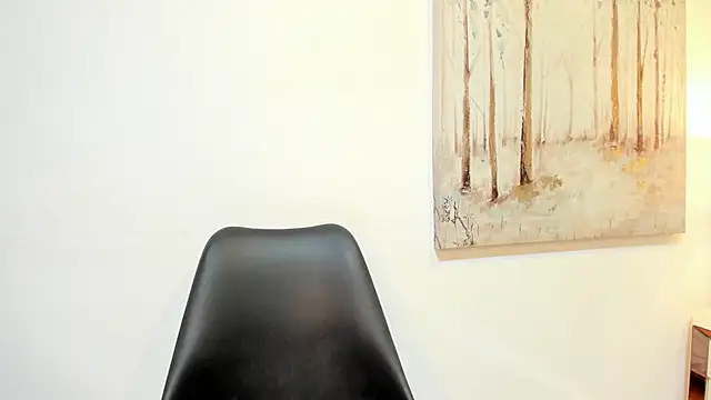 Snapshot of DanniaKross chatting on 10/14/25, 08:09 DanniaKross online show from 10/14/25, 08:09