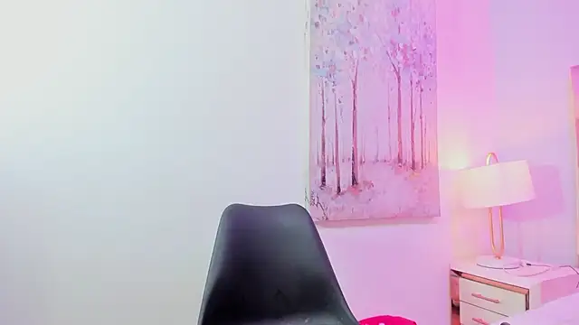 DanniaKross online show from 12/20/25, 10:40