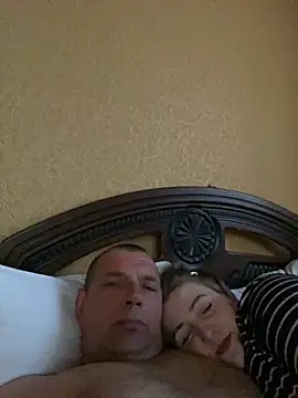 ReginaAndGordon online show from 04/15/26, 04:00