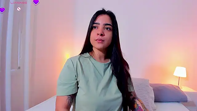 KamilaBetancourt online show from 04/18/26, 12:51