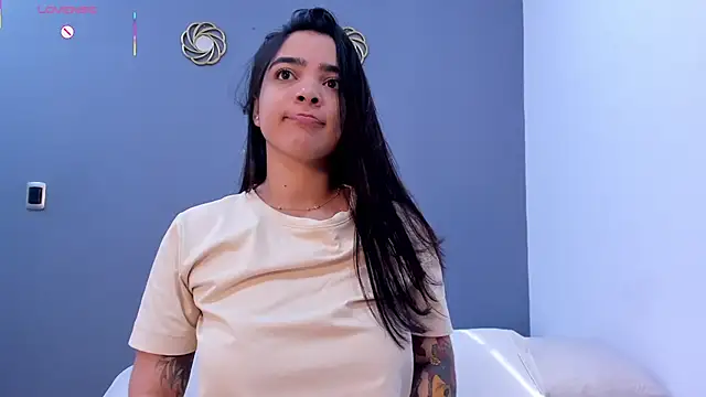 Snapshot of KamilaBetancourt chatting on 06/06/26, 01:27 KamilaBetancourt online show from 06/06/26, 01:27