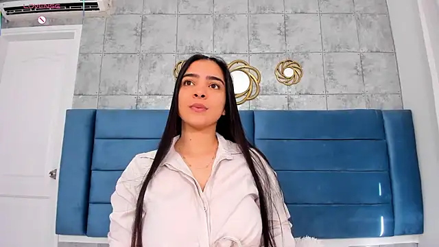 KamilaBetancourt online show from 05/15/26, 01:42