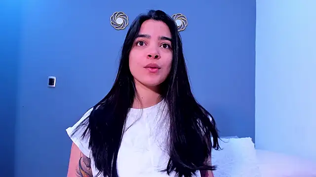 Snapshot of KamilaBetancourt chatting on 07/04/26, 12:43 KamilaBetancourt online show from 07/04/26, 12:43