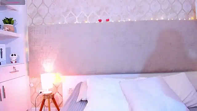 KamilaBetancourt online show from 10/27/25, 12:39