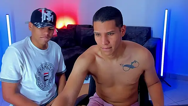 Snapshot of Latin_Boyss_ chatting on 10/03/25, 07:15 Latin Boyss online show from 10/03/25, 07:15
