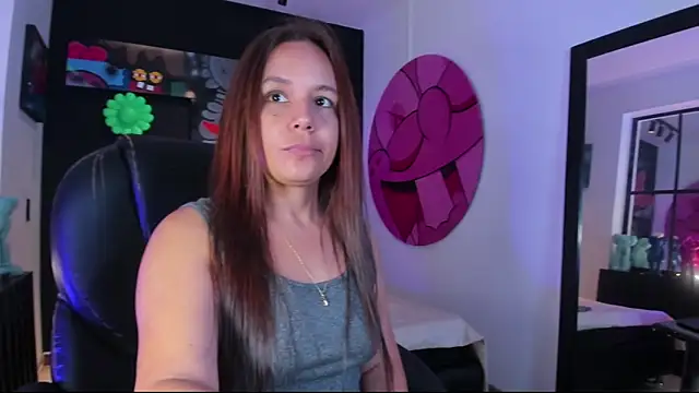 Snapshot of Marthina chatting on 12/22/25, 01:50 Marthina online show from 12/22/25, 01:50