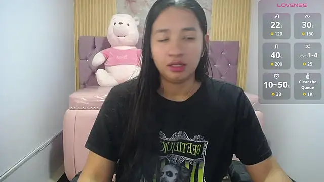 Snapshot of Irina_evans_s1 chatting on 10/11/25, 04:52 Irina evans s1 online show from 10/11/25, 04:52