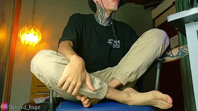 david huge online show from 05/16/26, 07:24