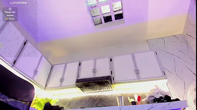 david huge online show from 12/05/25, 01:32