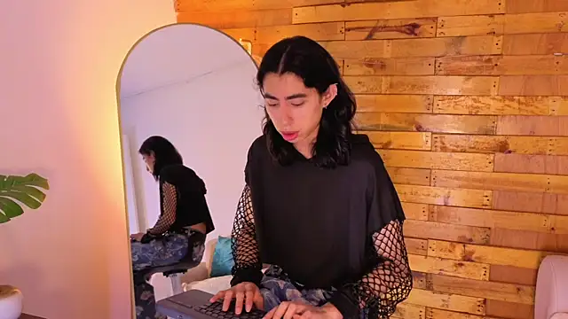 Snapshot of ryo_light chatting on 06/15/26, 08:41 ryo light online show from 06/15/26, 08:41