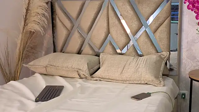 ryo light online show from 11/26/25, 10:21