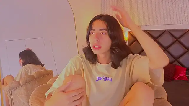 ryo light online show from 04/18/26, 03:42