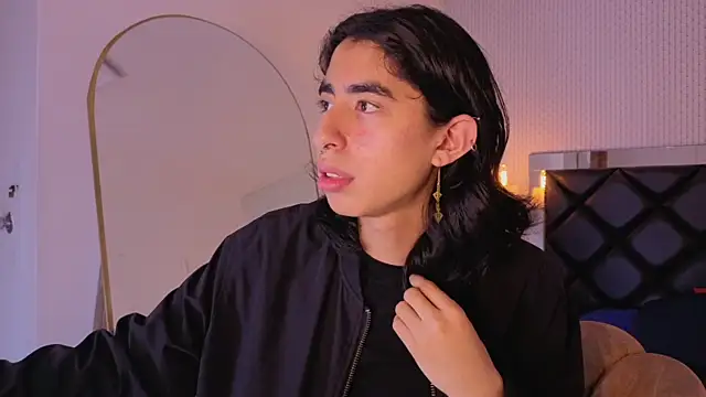 Snapshot of ryo_light chatting on 02/25/26, 04:12 ryo light online show from 02/25/26, 04:12