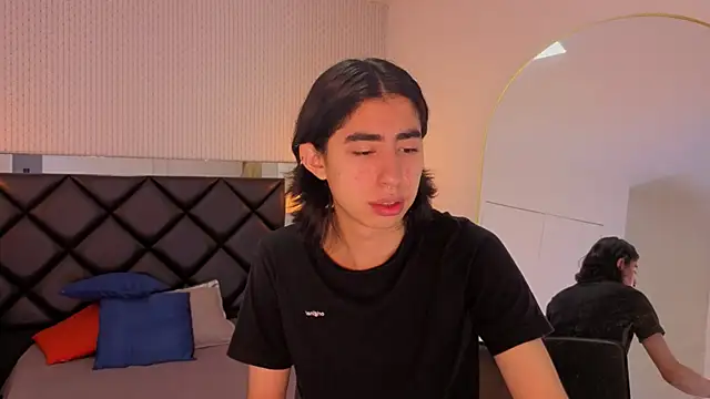 ryo light online show from 10/13/25, 08:21