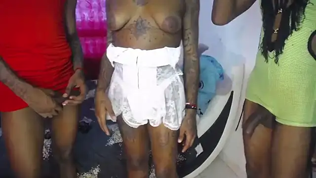 pink 7777 online show from 04/15/26, 11:38