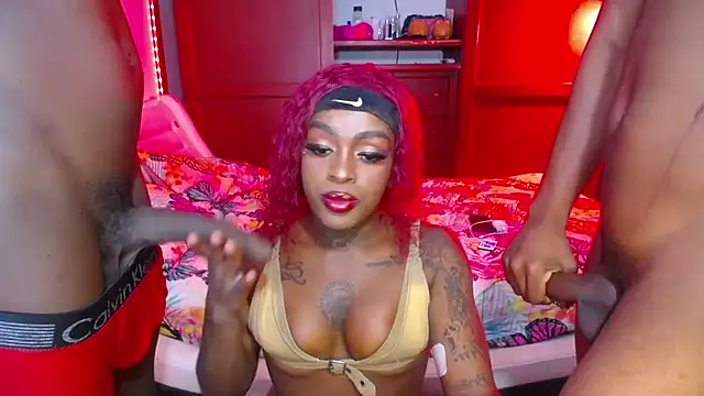 pink 7777 online show from 06/11/26, 04:48