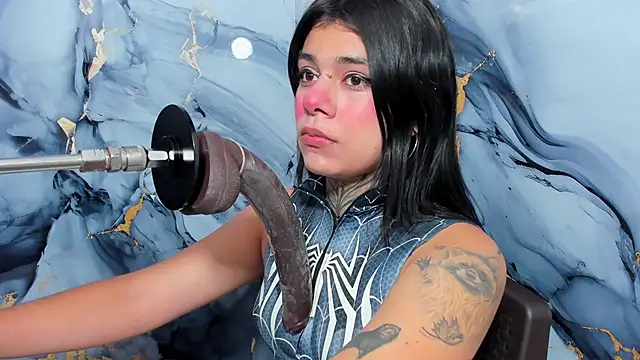 Emily Evo online show from 10/01/25, 07:40