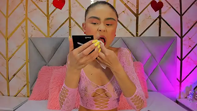 Cassidy 14 online show from 04/09/26, 08:04