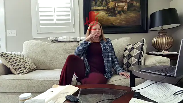 JulieHolliday online show from 11/04/25, 08:23