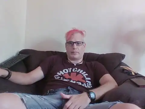 Snapshot of nerdy6 chatting on 09/15/25, 03:34 nerdy6 online show from 09/15/25, 03:34