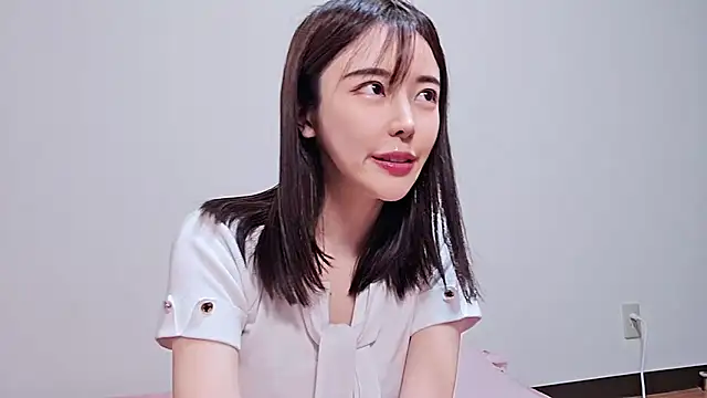 Snapshot of hinata_chan3 chatting on 02/14/26, 11:32 hinata chan3 online show from 02/14/26, 11:32