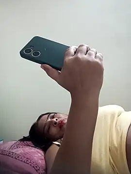 Snapshot of srimasrima chatting on 10/18/25, 04:09 srimasrima online show from 10/18/25, 04:09