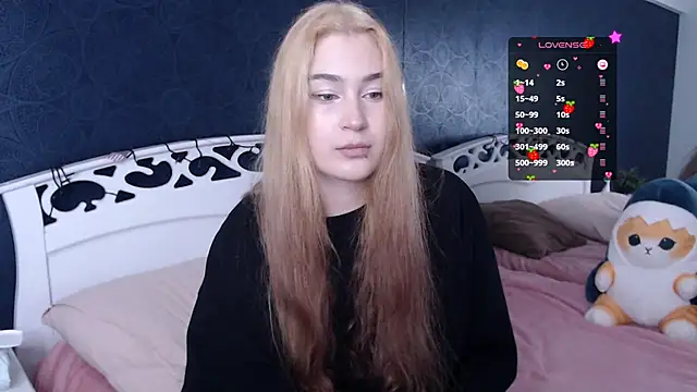 Lili Luuu online show from 10/16/25, 02:42