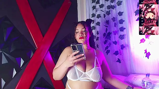 ivonne diaz1 online show from 10/28/25, 07:57