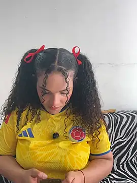 ivonne diaz1 online show from 07/07/26, 06:44
