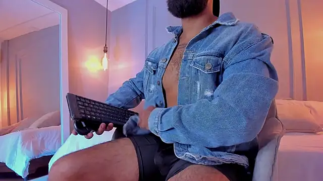 KylliamLevis online show from 02/11/26, 08:31