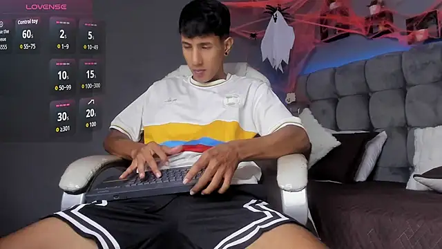 Snapshot of Juan_zabala chatting on 10/10/25, 11:44 Juan zabala online show from 10/10/25, 11:44
