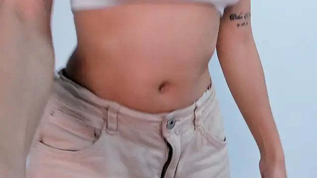 Snapshot of JuliettaBleer chatting on 09/11/25, 12:05 JuliettaBleer online show from 09/11/25, 12:05