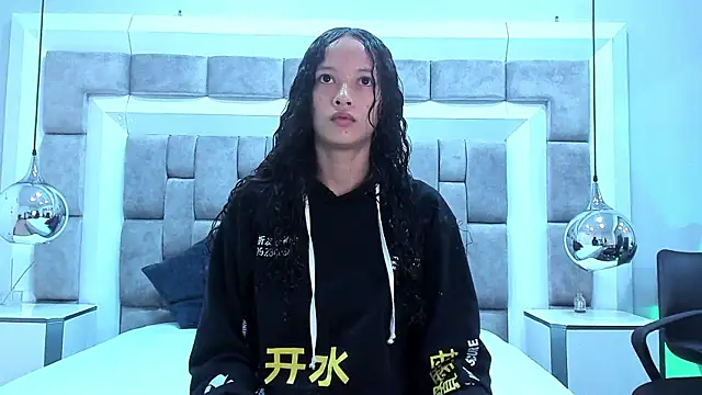 Snapshot of JuliettaBleer chatting on 09/20/25, 11:48 JuliettaBleer online show from 09/20/25, 11:48