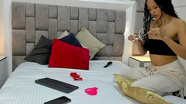 Snapshot of JuliettaBleer chatting on 11/03/25, 12:20 JuliettaBleer online show from 11/03/25, 12:20