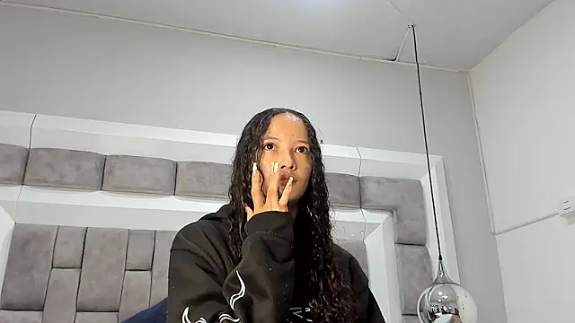 Snapshot of JuliettaBleer chatting on 11/01/25, 11:59 JuliettaBleer online show from 11/01/25, 11:59