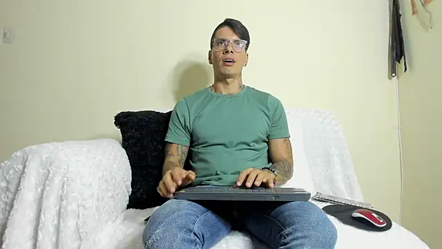 Alan Fire online show from 10/13/25, 04:58