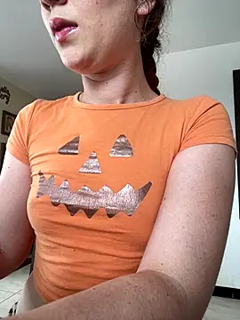 Megan colsom online show from 10/28/25, 06:40