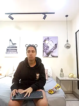 Snapshot of Samantha_hotly chatting on 09/24/25, 11:50 Samantha hotly online show from 09/24/25, 11:50