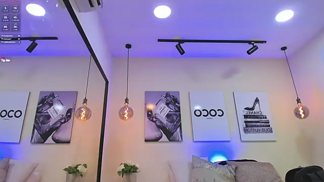 Snapshot of Samantha_hotly chatting on 01/06/26, 08:35 Samantha hotly online show from 01/06/26, 08:35