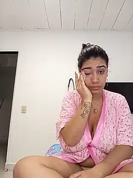 Snapshot of Samantha_hotly chatting on 11/18/25, 08:50 Samantha hotly online show from 11/18/25, 08:50