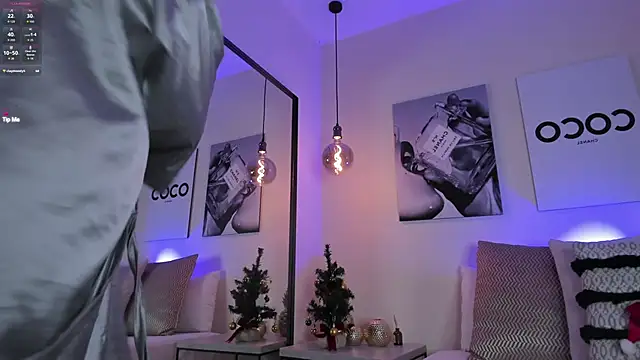 Snapshot of Samantha_hotly chatting on 12/21/25, 05:03 Samantha hotly online show from 12/21/25, 05:03