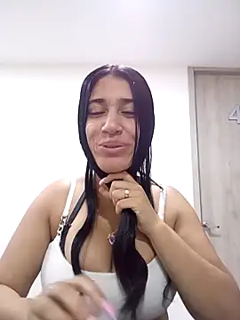 Snapshot of Samantha_hotly chatting on 10/14/25, 01:12 Samantha hotly online show from 10/14/25, 01:12