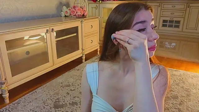 EadlinGillim online show from 11/18/25, 03:21