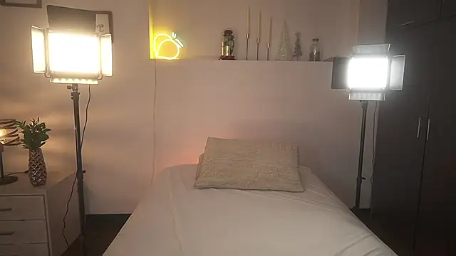 ximena cortez 03 online show from 11/25/25, 11:48