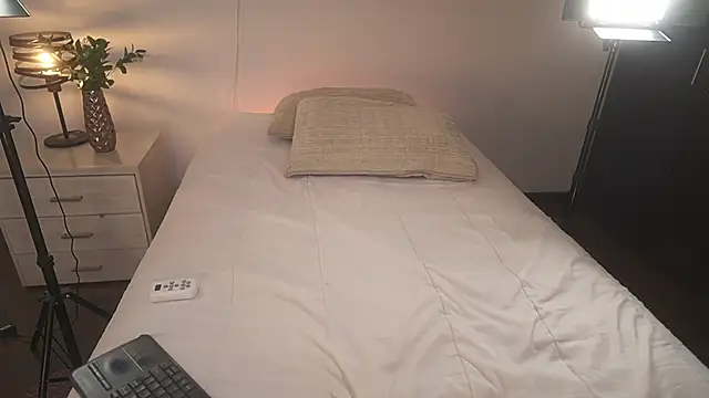 ximena cortez 03 online show from 09/12/25, 12:11