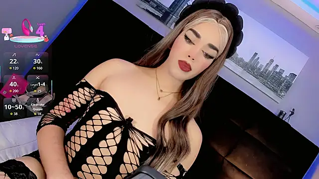 Baby-Isa online show from 12/15/25, 05:24