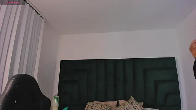 valerieMattson online show from 09/28/25, 05:42