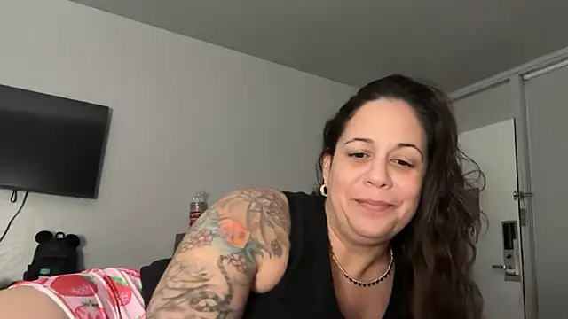 PrettyKittyMia online show from 04/03/26, 12:06